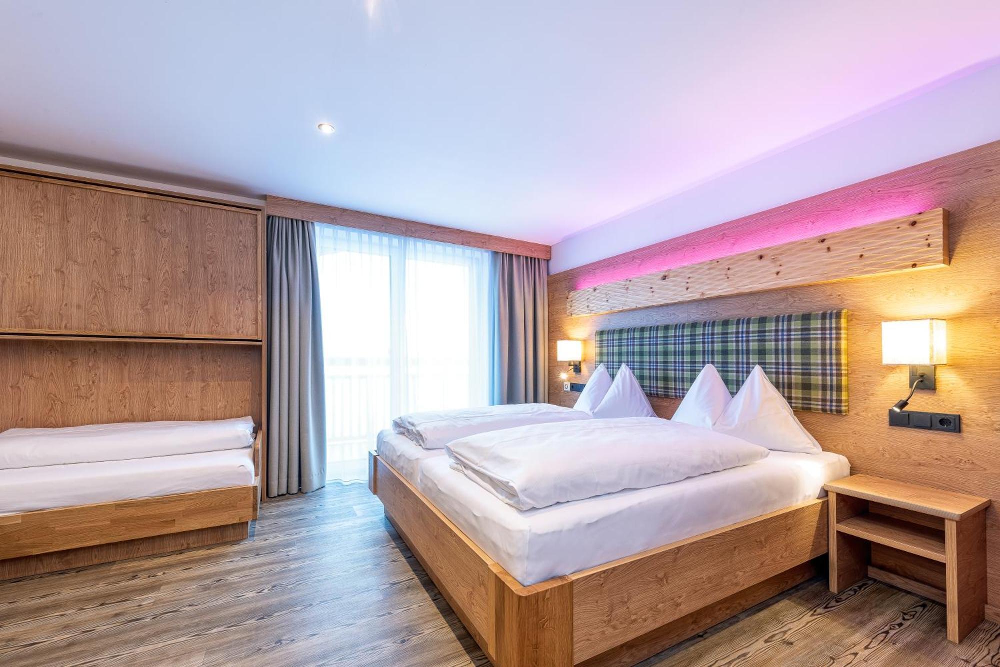 Hotel Garni Siegmundshof - Inclusive Joker Card Im Sommer Saalbach-Hinterglemm Room photo